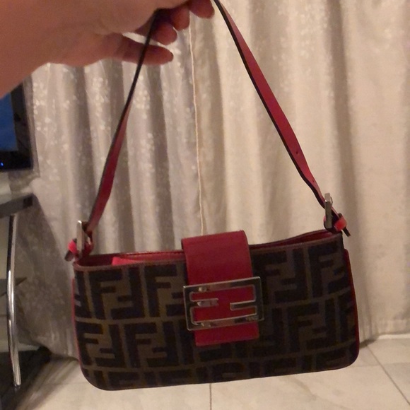 Fendi pouchette 100% authentic, used - Picture 8 of 9